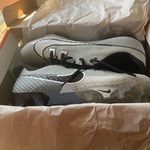 Brand New Vapor Cleats 9.5
